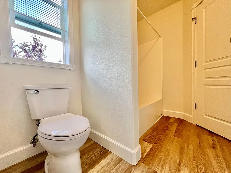 16775 NE Halsey St — Photo 23