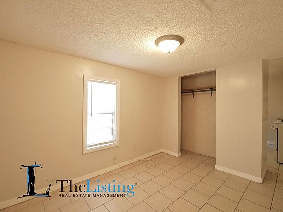 4th image of 1005 Pine Ave #A