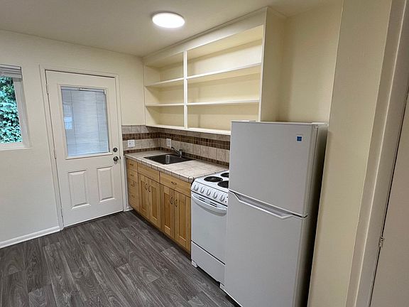 2nd image of 5510 25th Ave NE APT 4