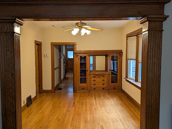 2nd image of 2053 W Belle Plaine Ave #2