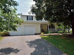 12807 Gatepost Ct, Herndon, VA 20171