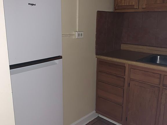 4th image of 432 W Belmont Ave APT 208