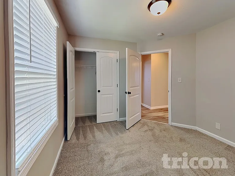 1037 Dwight Eisenhower Way — Photo 10