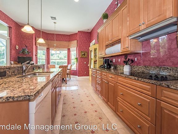 3rd image of 1073 Riverwind Cir