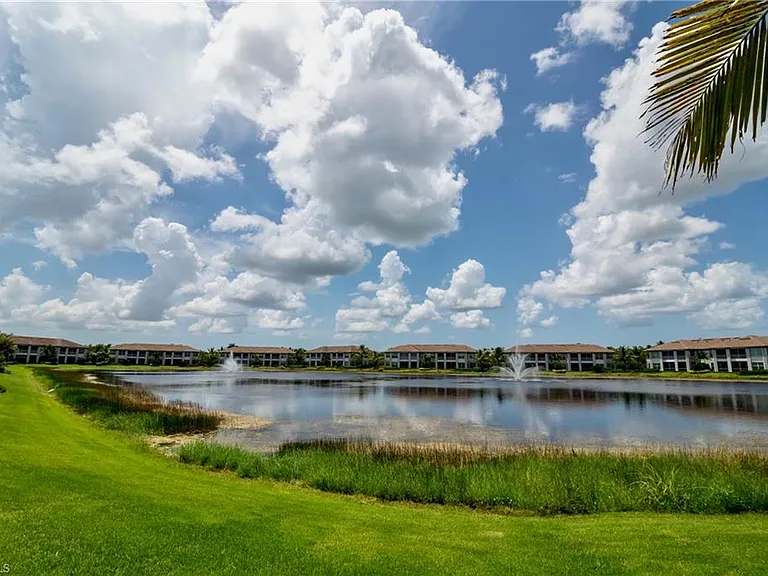 8008 Signature Club Cir — Photo 30