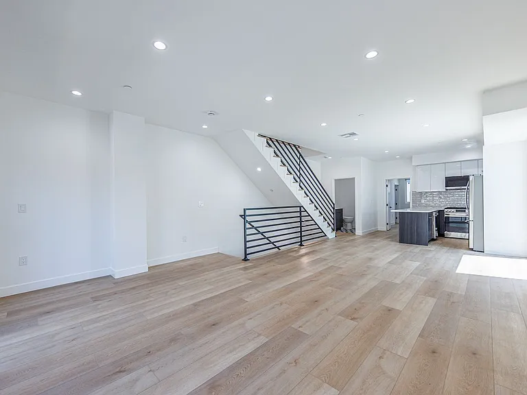 11311 Collins St — Photo 77