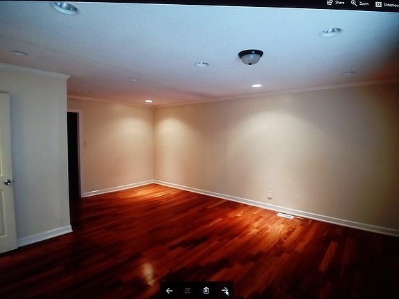 4th image of 615 Malvern Cir