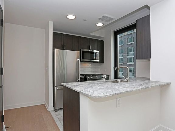 4th image of 21 W End Ave APT 1812