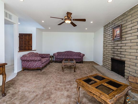 5th image of 1751 Ross Ave