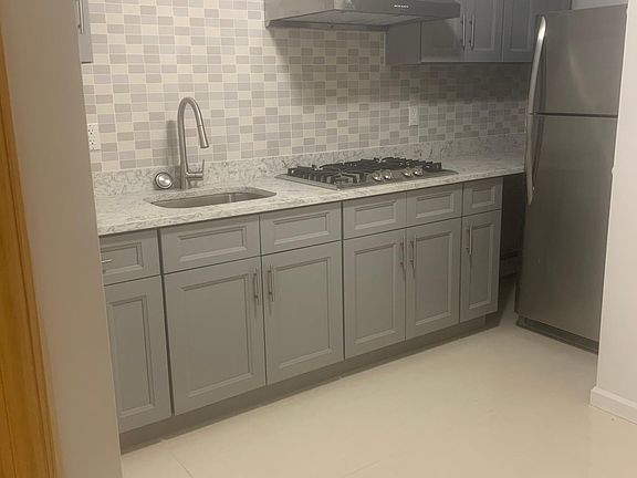 2nd image of 4350 Utopia Pkwy