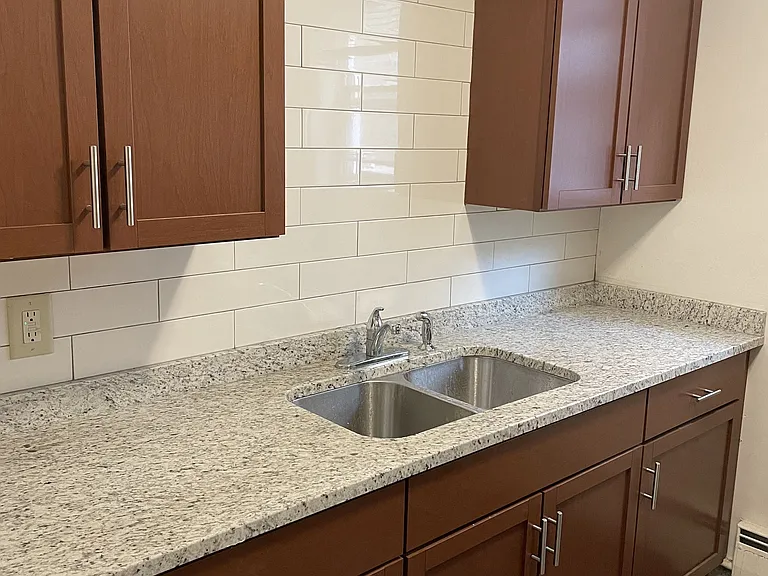 Snelling Avenue Apartments — Photo 30