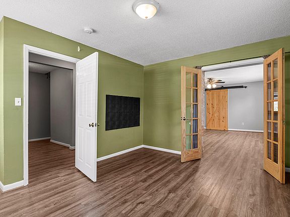 4th image of 2404 Kirby Ave