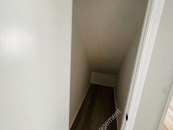 5th image of 1427 Englewood St