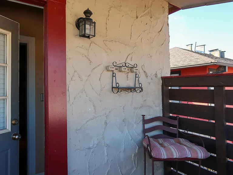 W Agarita Ave — Photo 12