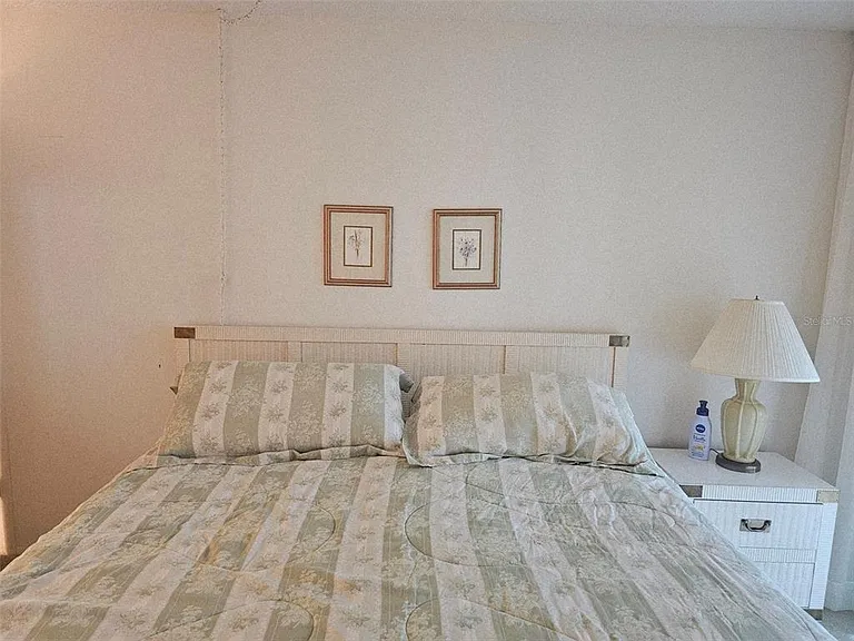586 Lakeside Dr #586 — Photo 13