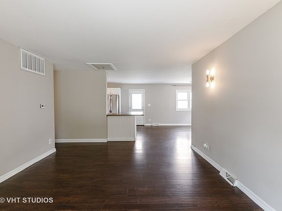 4th image of 10240 Hyacinth Dr