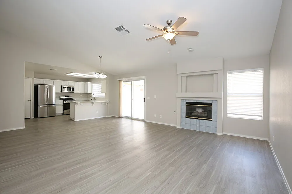 4 bed, 2.0 bath, 1634 sqft, $2,425 — Photo 4