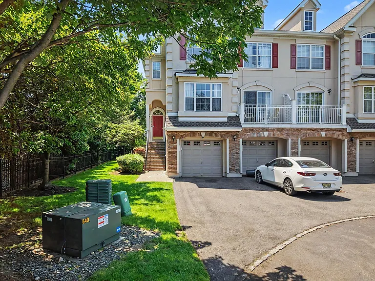 180 Blue Heron Dr #180 — Photo 37