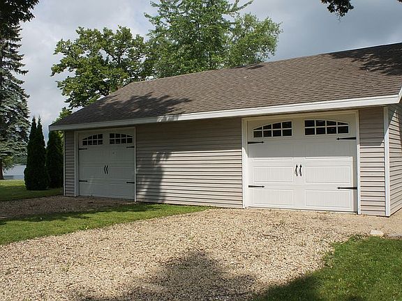 4th image of W2048 Melmar Dr