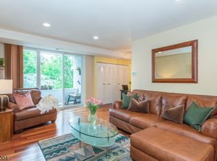 460 River Rd APT J, Nutley, NJ 07110