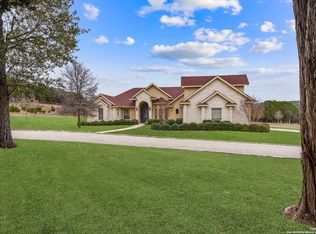 255 Wildflower Ln, Kerrville, TX 78028