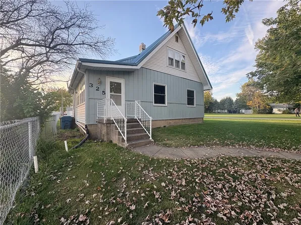 325 N 9th Ave, Hoopeston, IL 60942