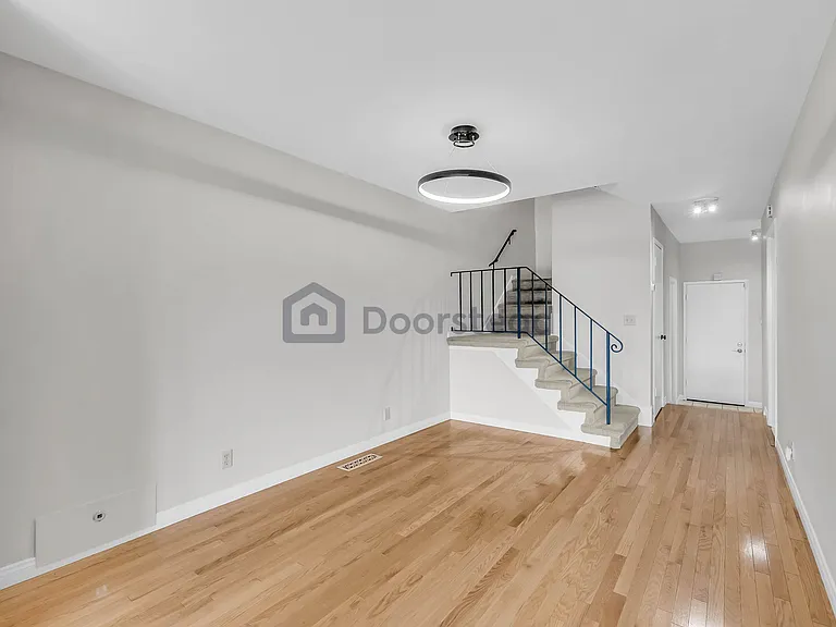 2913 Bayview Dr — Photo 11