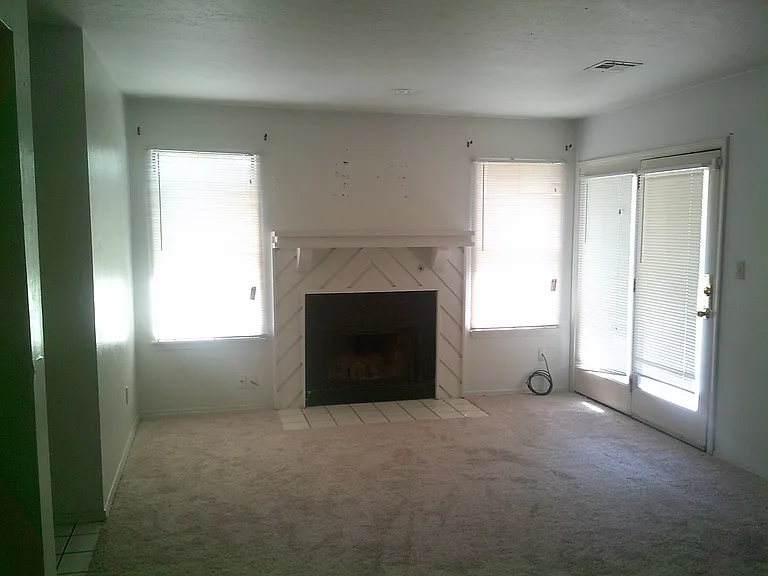 5402 NW Sir Brian Ave — Photo 3