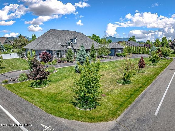 3rd image of 3112 N Gracedale Ct