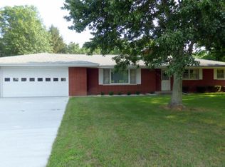 404 Fairfield Dr, Dowagiac, MI 49047