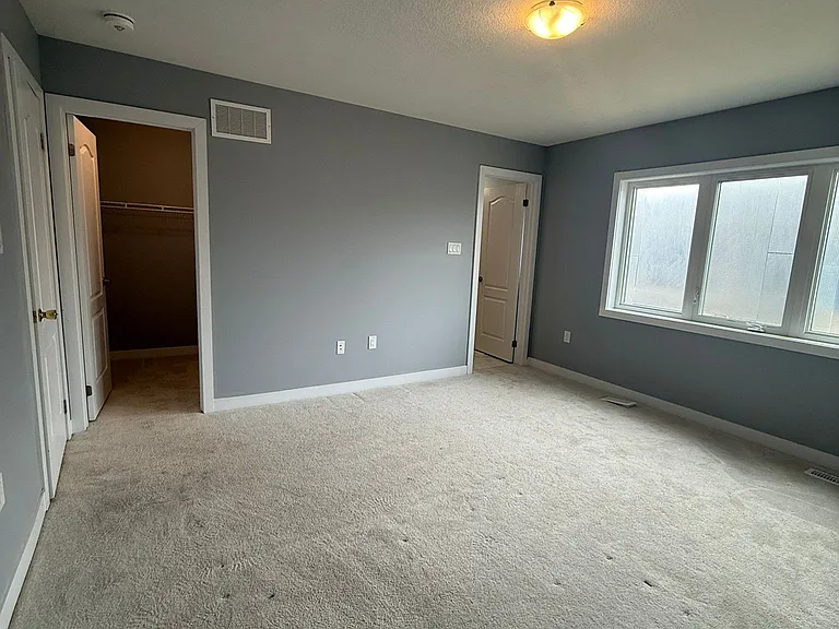 117 Keelson St N — Photo 11
