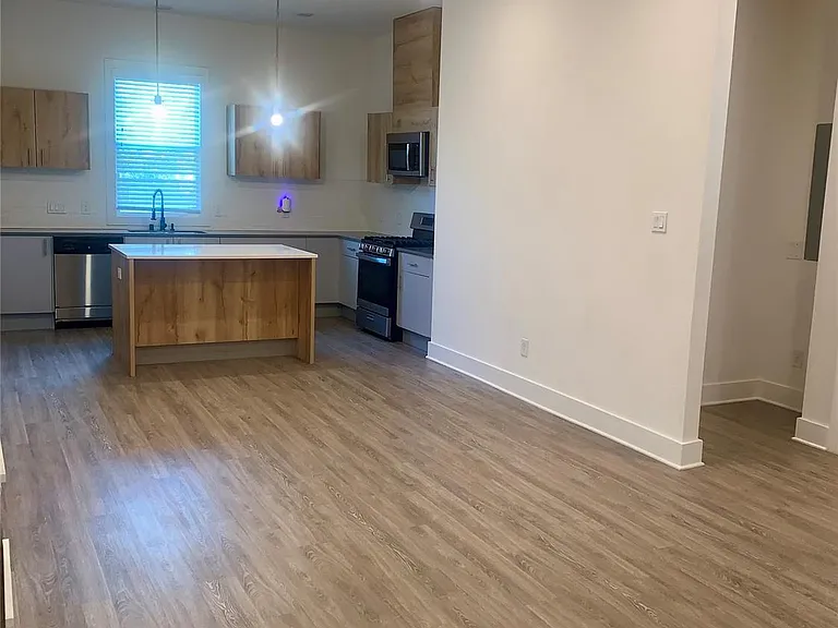 10209 Las Nubes Ave — Photo 7