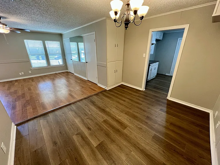3225 Knox St — Photo 13