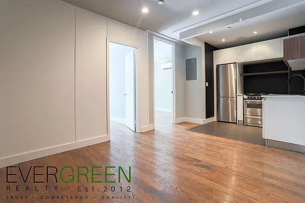 Rented by Evergreen Apartments BK | media 11