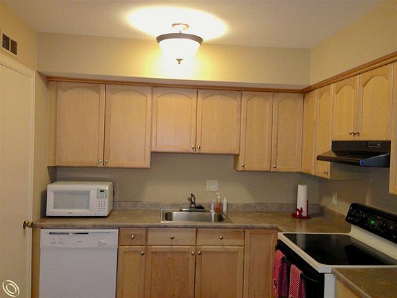 4th image of 17044 Rock Harbor Ct