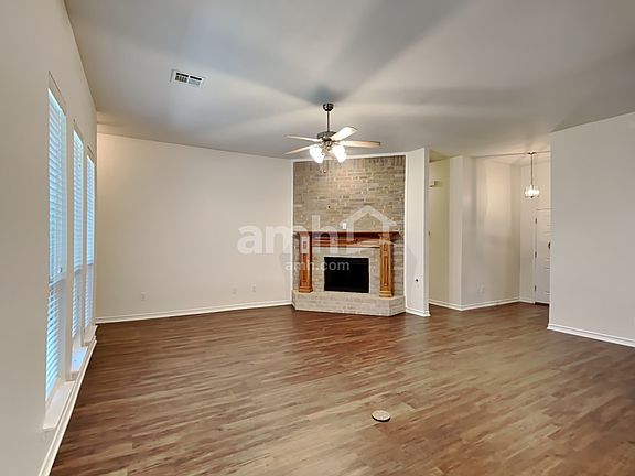 3rd image of 1685 Ashbourne Dr