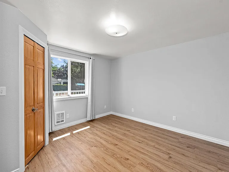 15906 E Broad Ave — Photo 12