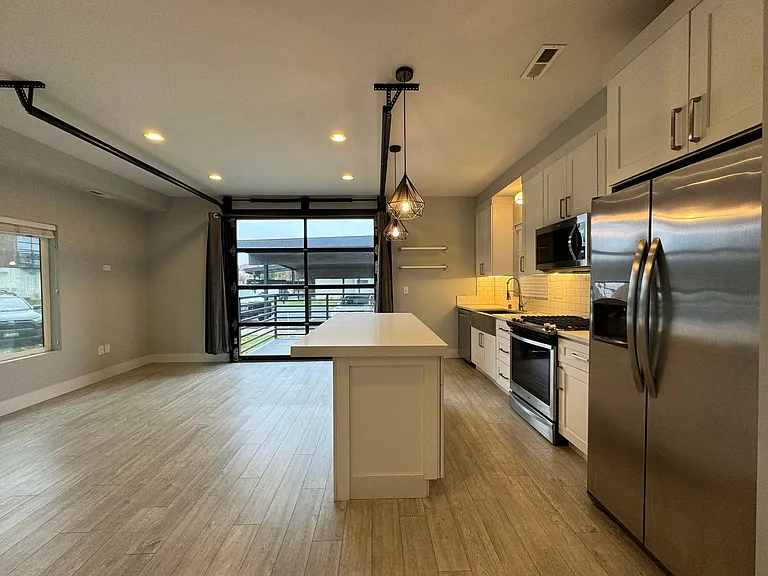 The Ledge At Five Mile! **Move In Special: $1,000 Off First Month's Rent** — Photo 21