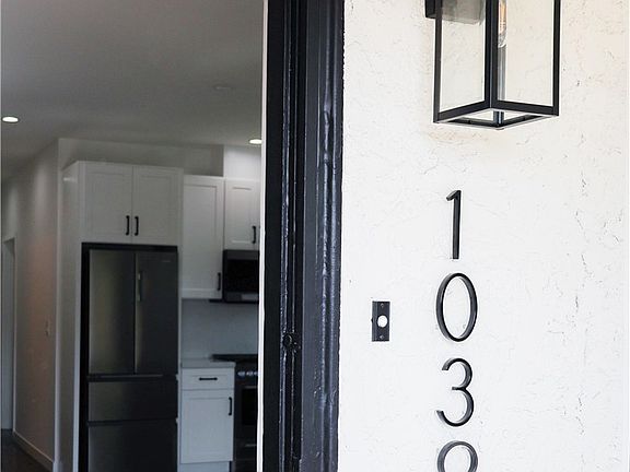 2nd image of 1033-1039 N Gladys Ave