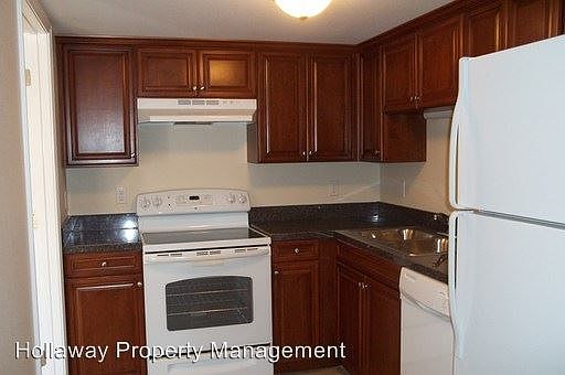 2nd image of 2440 Ramblewood Ct
