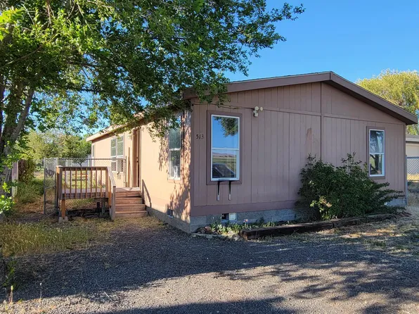 513 9th St, Metolius, OR 97741