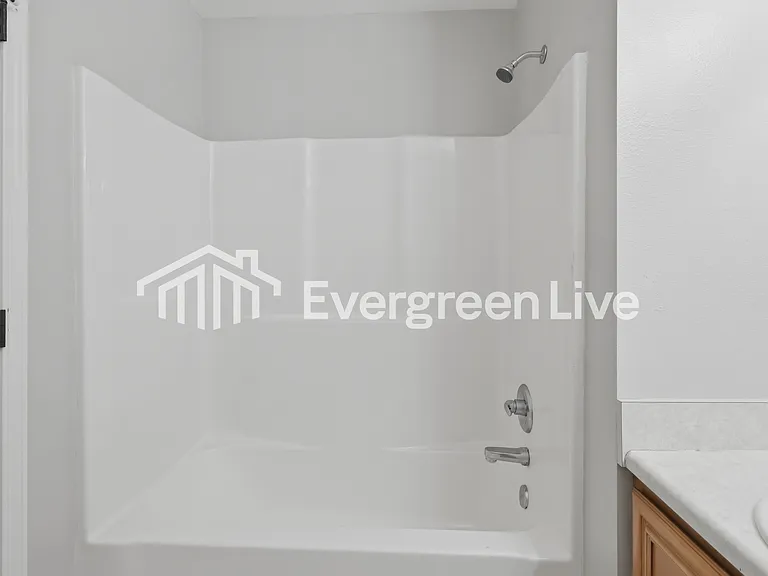 13996 Pine Glen Cv — Photo 10