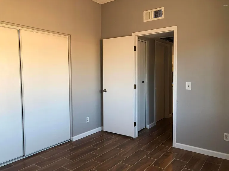 2844 E Marconi Ave — Photo 7