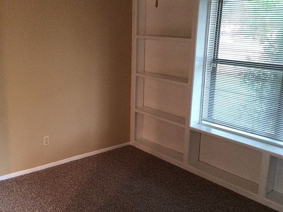 4th image of 2723 Indian Creek Blvd