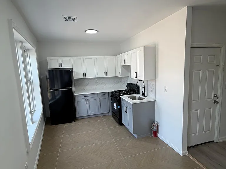 397 Myrtle Ave #2 — Photo 1