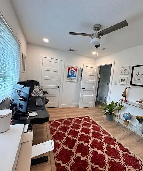 2204 Palmera Cv — Photo 16