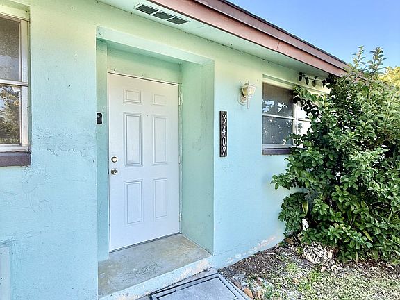 3rd image of 3407 Palm Dr
