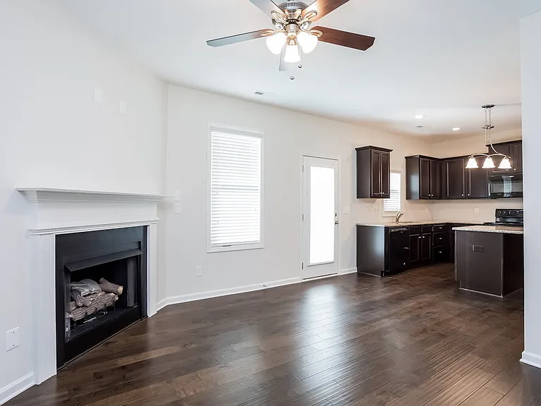 377 Crawford Pkwy — Photo 2