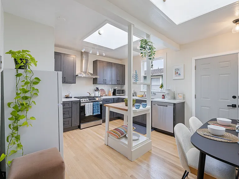 3920 Quigley St — Photo 5