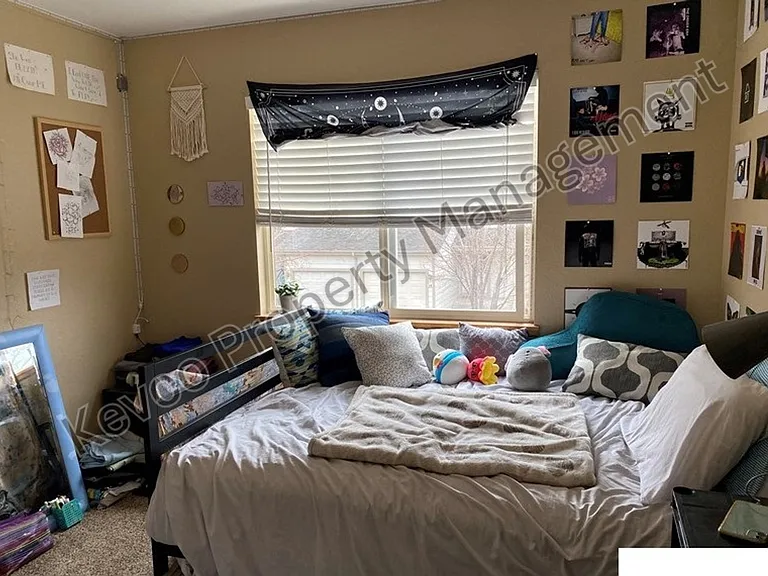 1637 Westbridge Dr #J3 — Photo 10